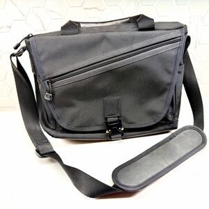 Waterfield (sfbags.com) Cargo Messenger Bag (Black Ballistic) for 13”/14” Mac